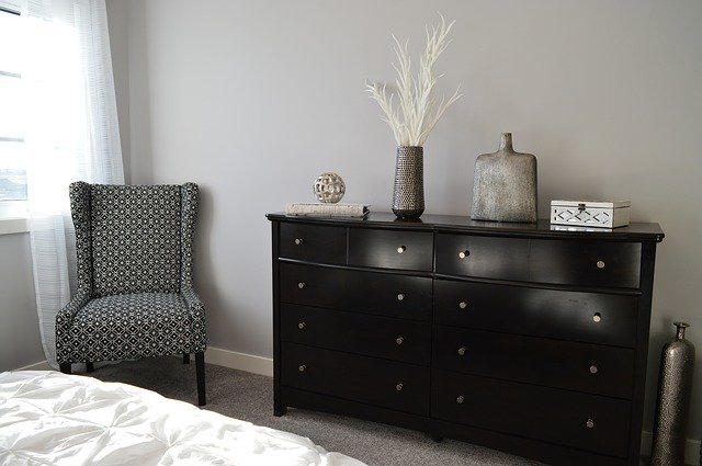 grey bedroom